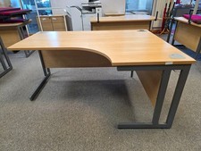 Right-Hand Corner Desk |